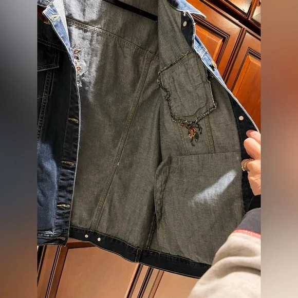 The SkyLine Collection Denim Jacket Embroidered Floral Size XL - Picture 11 of 12